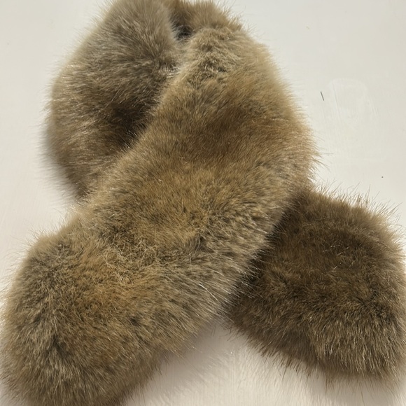 Blonde Mink Fur Collar - Picture 3 of 3